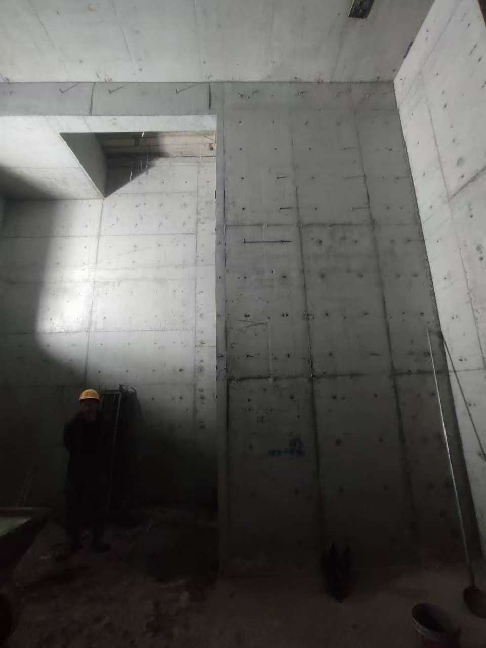 大连墙上开槽钢筋断了有影响吗